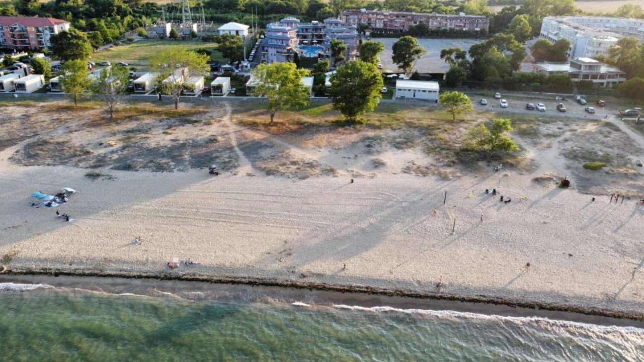 Къмпинг Градина Луксозен Апартамент Chernomorets Ngoại thất bức ảnh